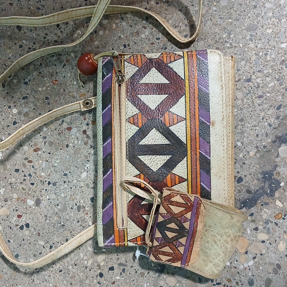 1980’s Emily Ann of Boca Raton Leather clutch  bi fold wallet ethnic geometric